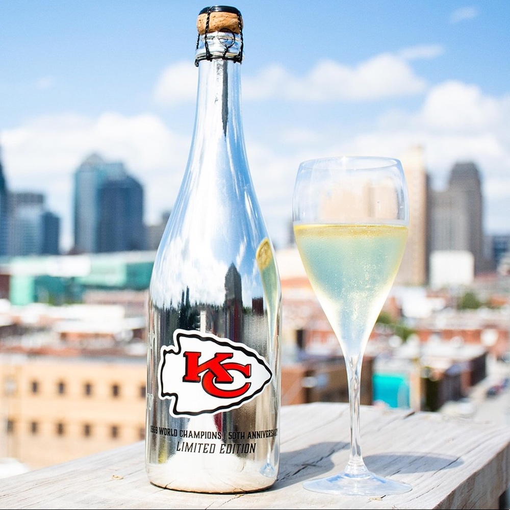 ♥️KC CHIEFS💛 1969 Metallic Silver Champagne